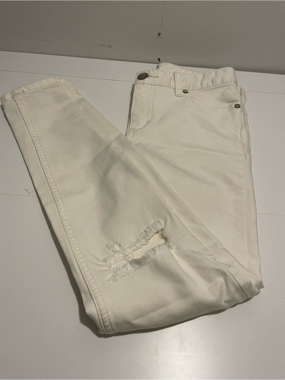 Free People Brand Women's size 26 White Skinny Distressed Jeans